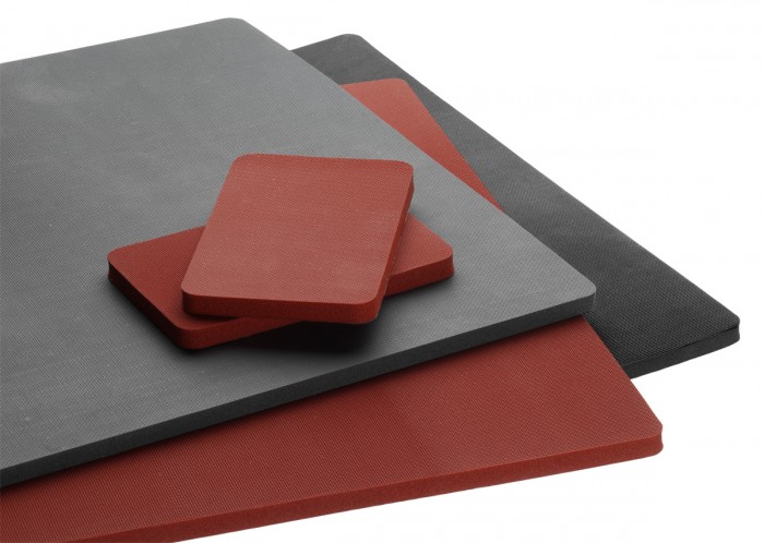 硅胶板材厚薄不均匀如何管控它的工艺厚度
