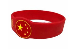 硅胶手环有味是怎么回事，如何处理